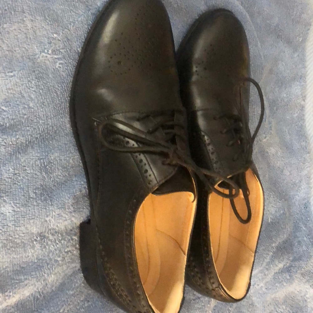 Clark’s Womens Lace Up Oxford shoes black